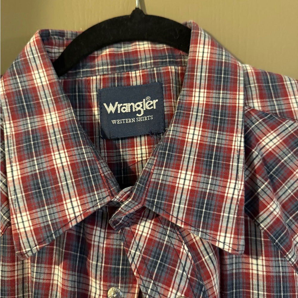 Wrangler men’s size XL short sleeve button down